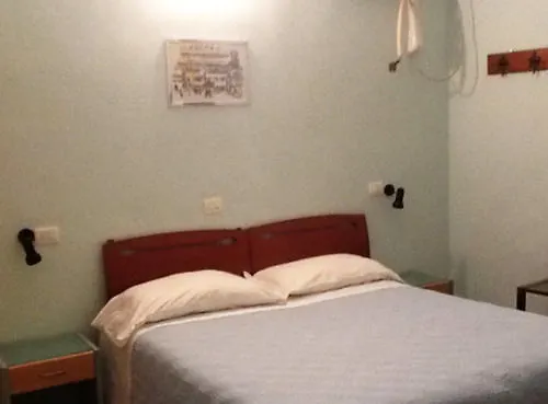 Hotel Bernheof Genua 0*,