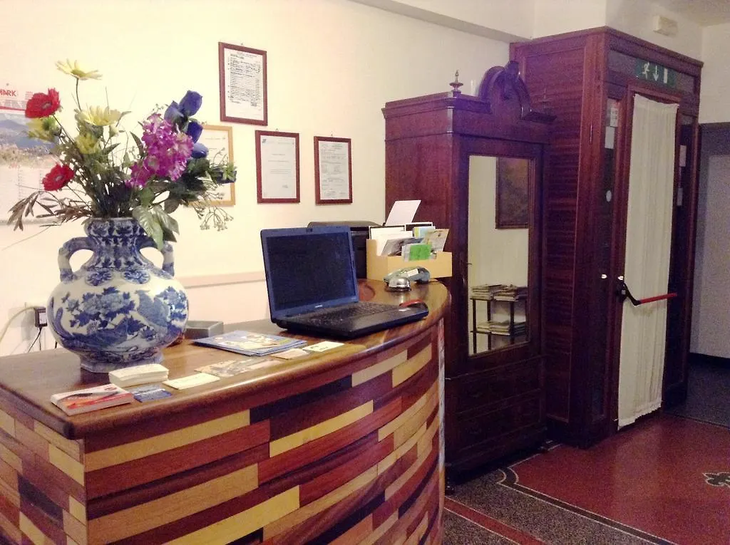 Hotel Bernheof Genoa