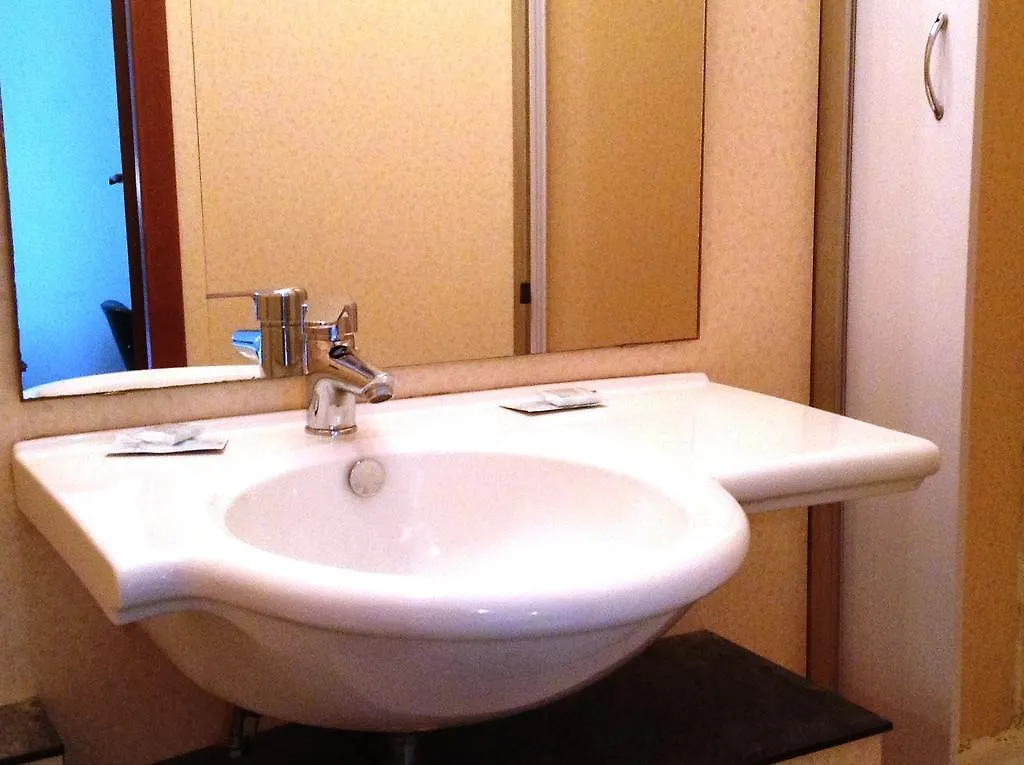 Hotel Bernheof Genoa