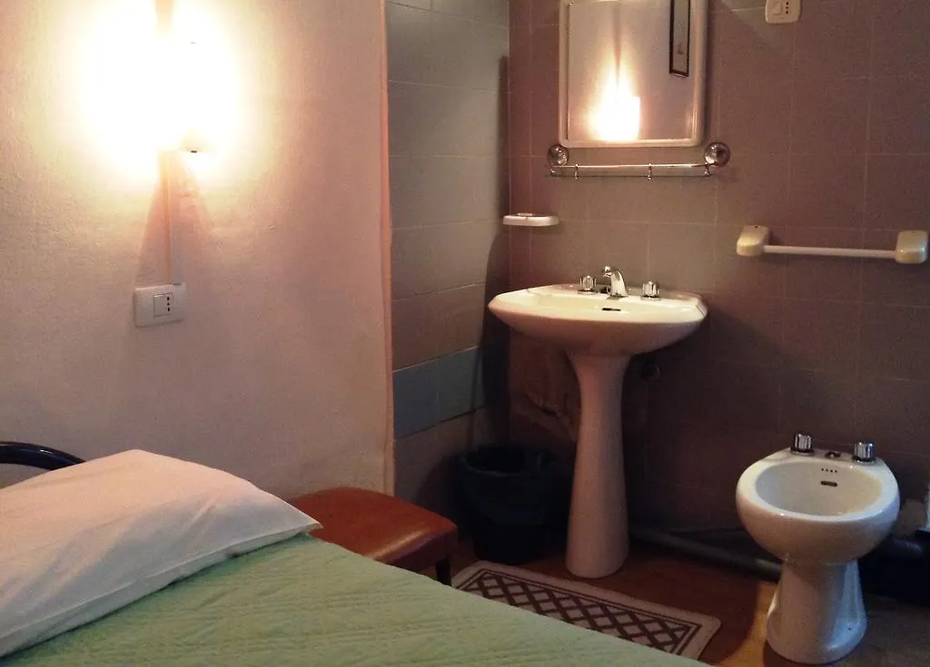 Hotel Bernheof Genoa