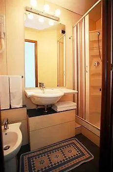 Hotel Bernheof Genoa